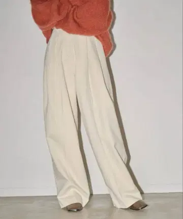 todayful peach skin tuck trousers 38