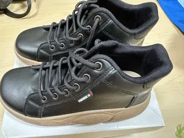 블랙 하이컷 신발