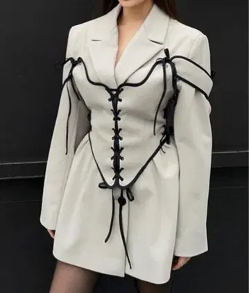 코르셋 스타일 테일러드 자켓