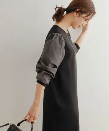 어반 리서치 도어스 볼륨 슬리브 도킹 원피스