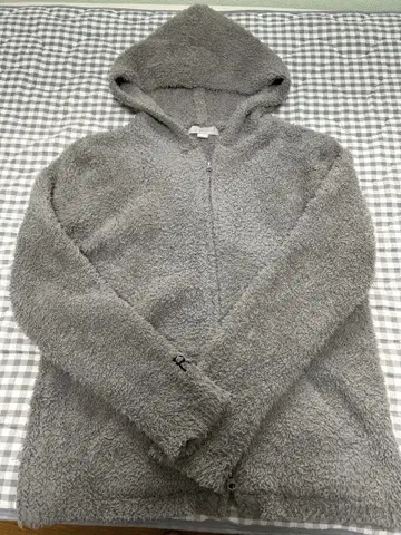 론 헤르만 베어풋 그레이 M