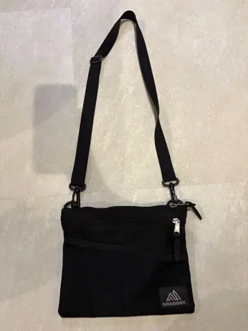 GREGORY 블랙 숄더백