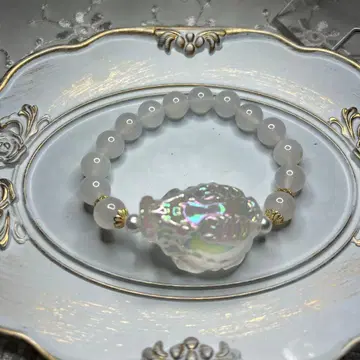 용두꺼비 오로라 화이트 팔찌