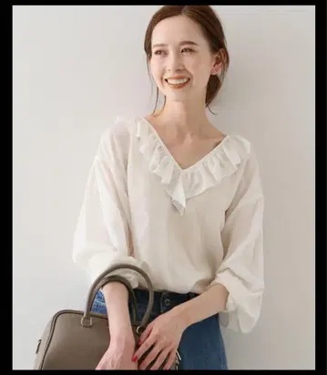 SLOBE IENA 프릴 V넥 블라우스