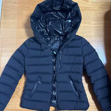 MONCLER 블랙 다운 자켓