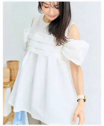 새상품급 말론 에논피 오픈 숄더 플레어 상의