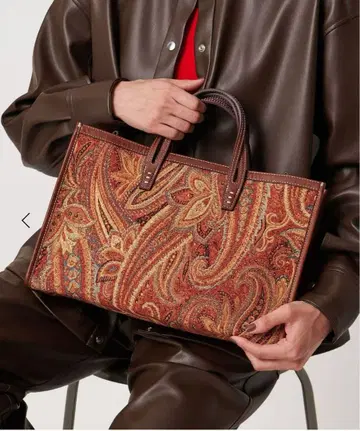 컨디션 최상! A VACATION BREAD M 토트백