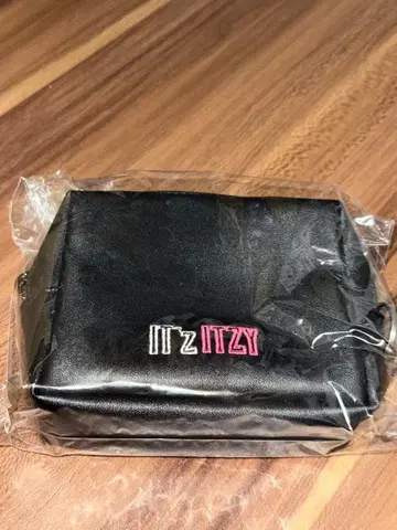 ITZY Showcase 파우치 블랙