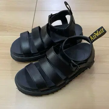 닥터마틴 BLAIRE 스트랩 샌들 24cm