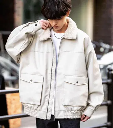 화이트 봄버 자켓 L 사이즈