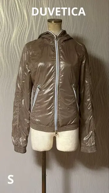 DUVETICA 듀베티카 라이트 다운 베이지