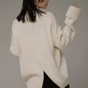 백 슬릿 벌키 니트 풀오버