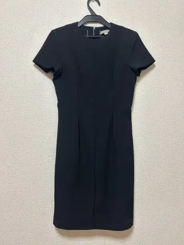 H&M 블랙 반팔 미니 원피스 타이트 핏