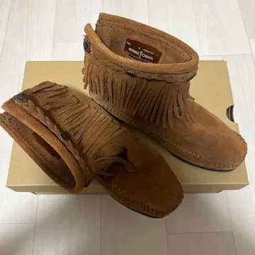 Minnetonka 프린지 모카신 부츠 브라운
