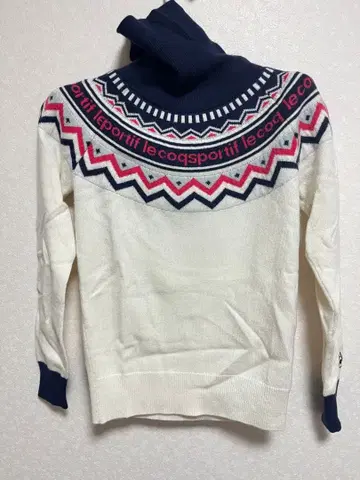 르꼬끄 스포르티브 터틀넥 니트