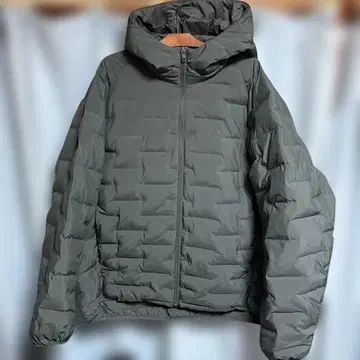 UNIQLO 퍼프 테크 후드티 다크 그린 남성용 아우터 미사용품급
