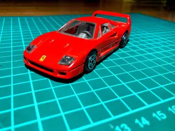 Bburago Ferrari F40 1/43 MADE IN ITALY