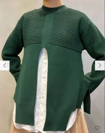 UN3D. 라운드 슬릿 니트 탑