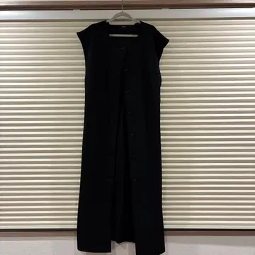 블랙 슬리브리스 원피스