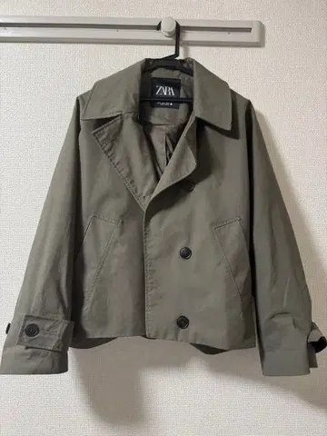 ZARA 카키 자켓 숏 트렌치코트
