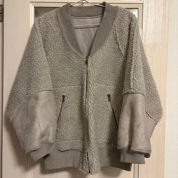 W CLOSET 보아 x 페이크 스웨이드 리버서블 블루종 베이지 플리스