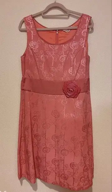 에밀리 템플큐트 이스토 원피스 핑크