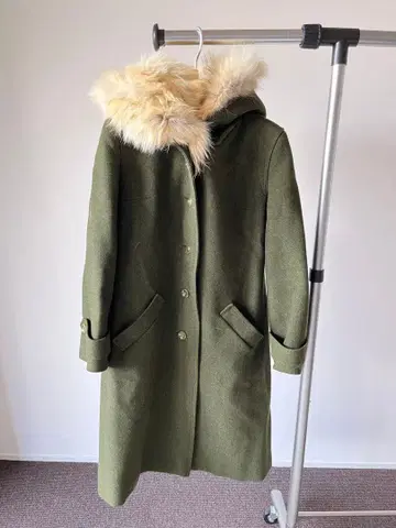 BOGNER 보그너 올리브 그린 퍼 부착 롱 후드 코트