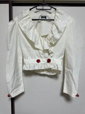 Pameo pose 로즈 버튼 블라우스