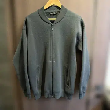 거의 새것 데상트 ALLTERRAIN 퓨전 니트 블루종 O 다크 그레이