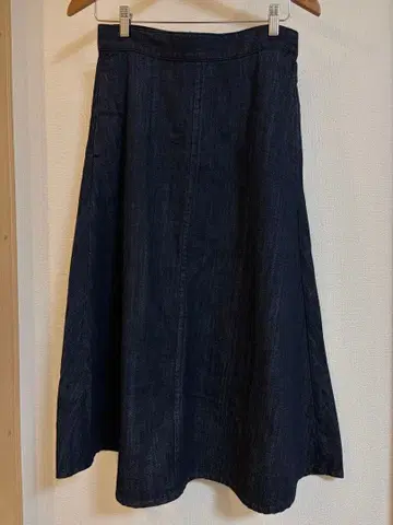 [ 새상품급 ] 자유구 데님 플레어 스커트 사이즈 25 M 네이비 컬러