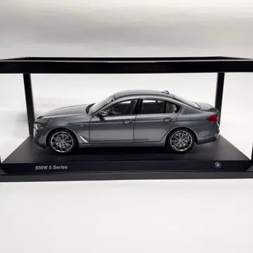 레어 BMW 딜러 특주 1/18 5 시리즈 g30 2017