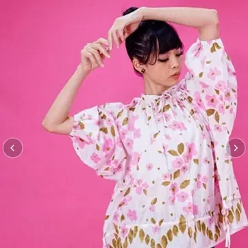 킬키 플라워 디자인 블라우스