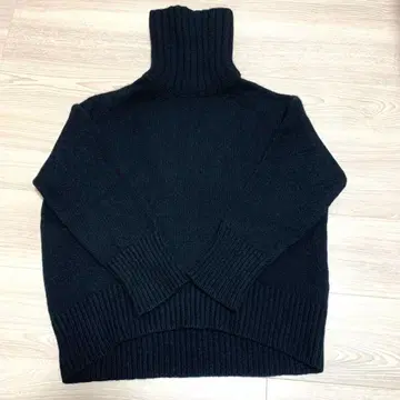 갤러리 바이 니트 블랙