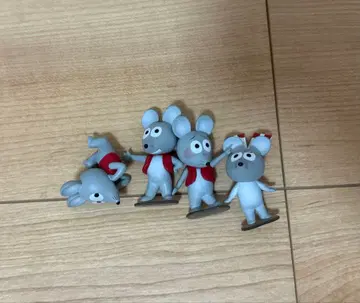 쥐 군의 조끼 피규어