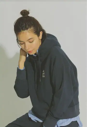 새상품 니코앤드 x she said that 쭈리 후디 후드티 네이비
