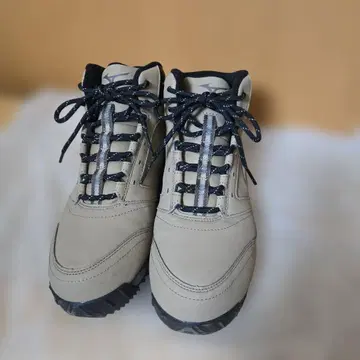 중고품 MIZUNO 스니커즈