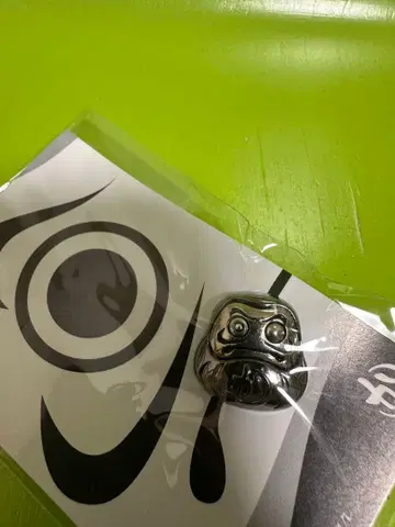 카스우 공방 달마 핀 배지