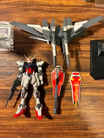 MG 스트라이크 건담 + I.W.S.P. 조립 완료, 부분 도색 제품
