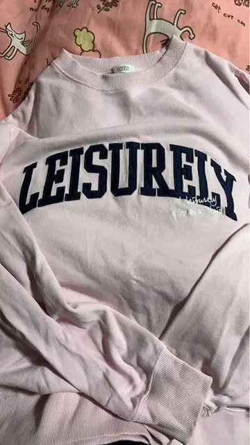 LEISURELY 로고 핑크 트레이닝복