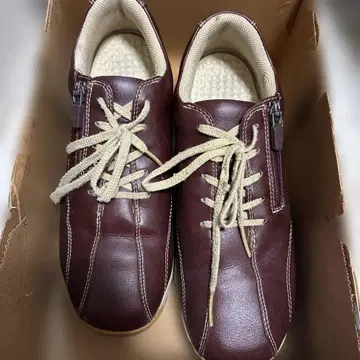 새상품급 YONEX 파워크 워킹화 24cm