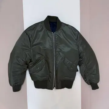 유니클로 U 카키 x 네이비 리버서블 MA-1 자켓