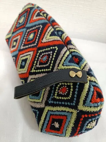 미사용 새상품 미나 페르호넨 자수 파우치