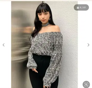 EMODA 오프숄더 볼륨 슬리브 상의 즉시 구매 당일 발송!