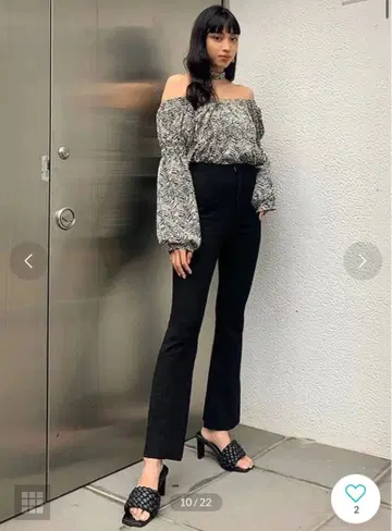 EMODA 오프숄더 볼륨 슬리브 상의 즉시 구매 당일 발송!