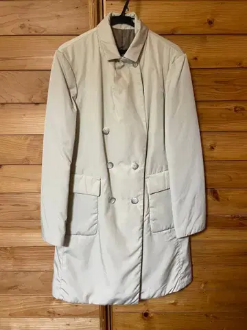 화이트 더블 브레스트 코트