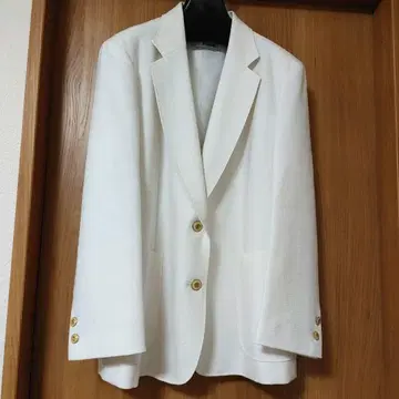 화이트 테일러드 자켓 골드 버튼