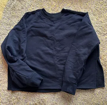 STUDIOUS 블랙 숏 기장 맨투맨