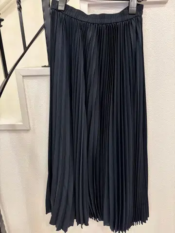 띠어리 럭스 스커트