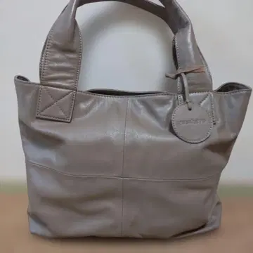 주케로 휠라토트백