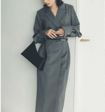 아뉴앙스 허리 컨셔스 원피스